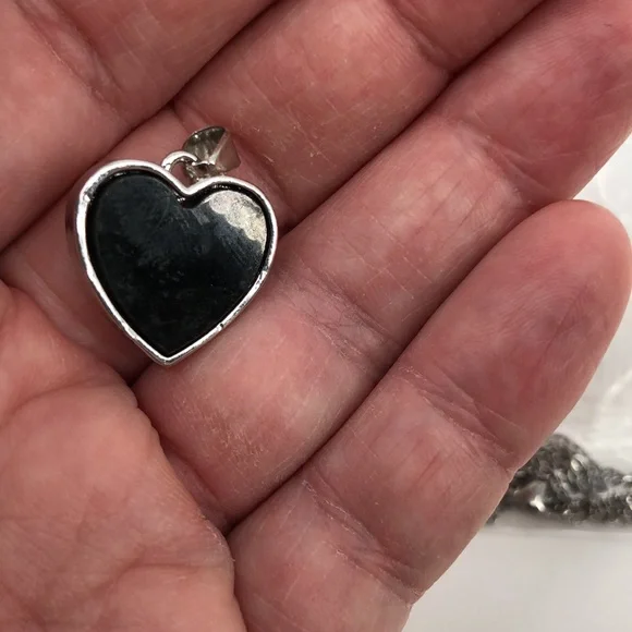 Girl and Horse Heart Shaped Pendent With Chain Silver Tone - Picture 6 of 8